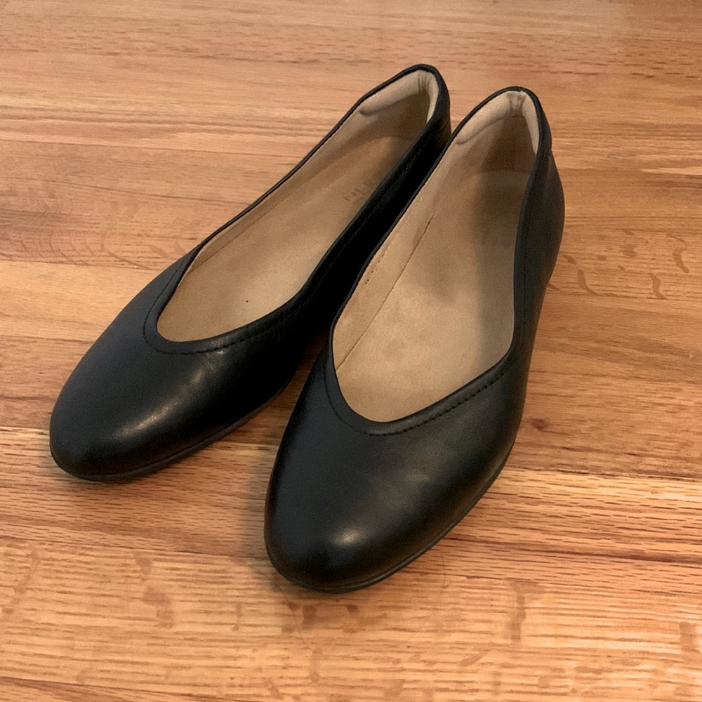 Black flats